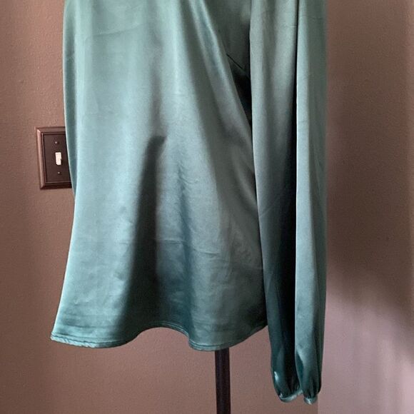 NWT NSR Emerald Green Jazzy One Shoulder Blouse - Picture 8 of 14